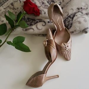Nina Satin Pumps